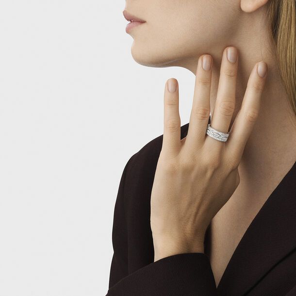 Fusion white gold end ring with diamonds | Georg Jensen