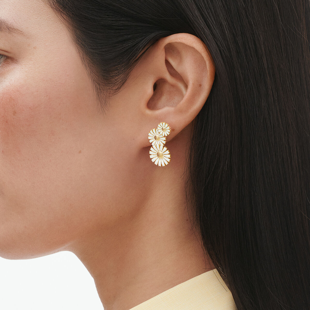 snow daisy earring ～ｽﾉｰﾃﾞｲｼﾞｰｲﾔﾘﾝｸﾞ | flower／フラワー公式通販