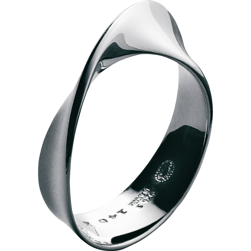 Möbius sterling silver ring for women | Georg Jensen