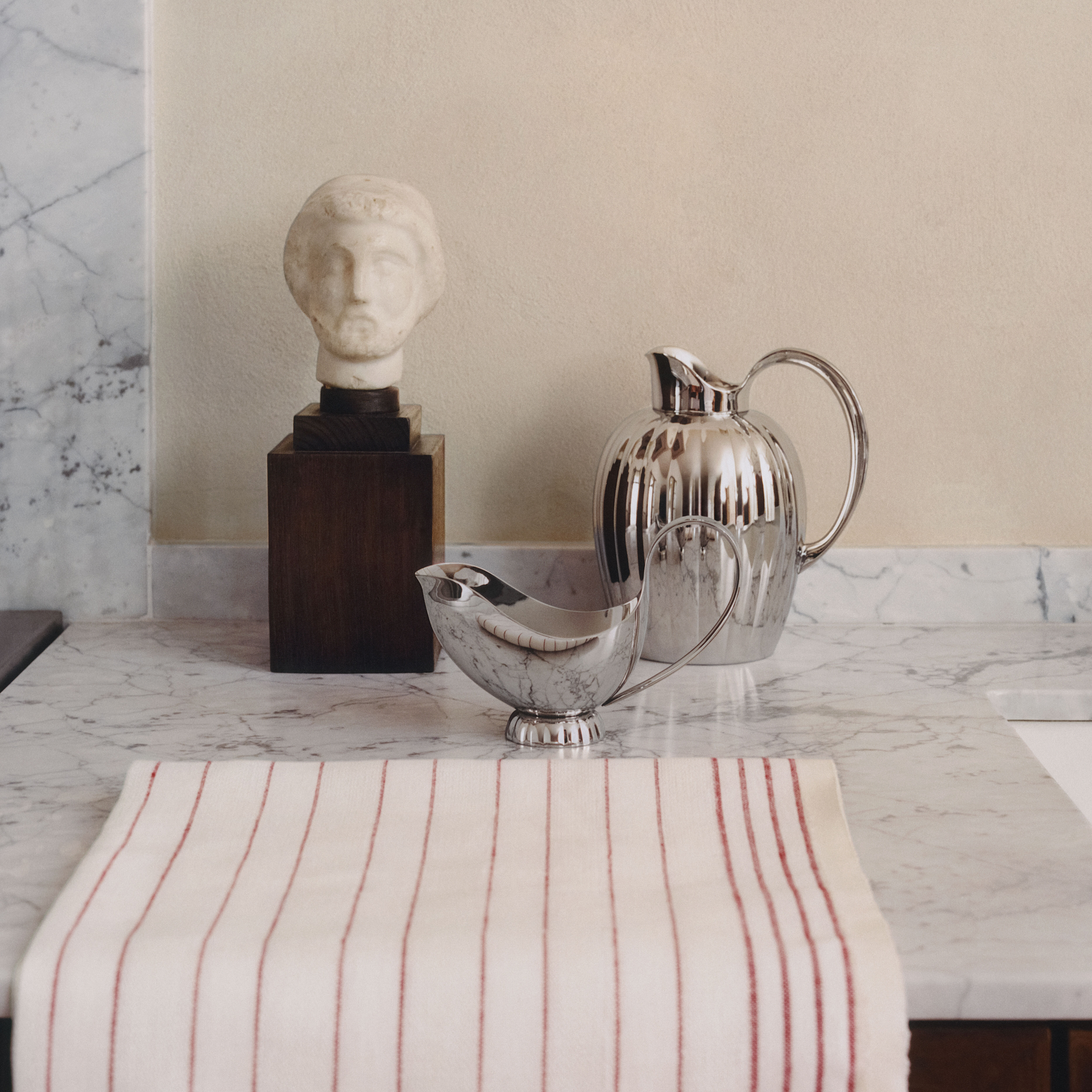BERNADOTTE iconic thermo jug in stainless steel