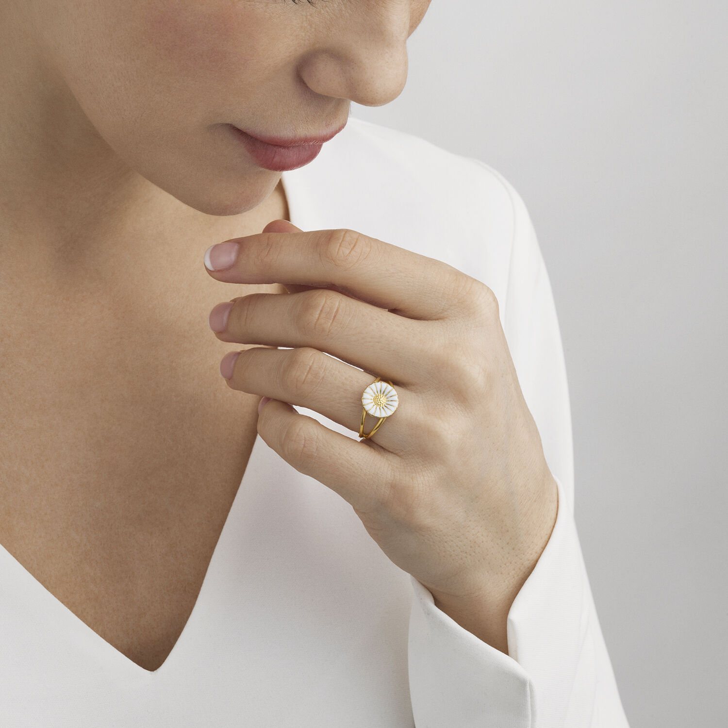 Eirlys jewelry hotsell daisy ring