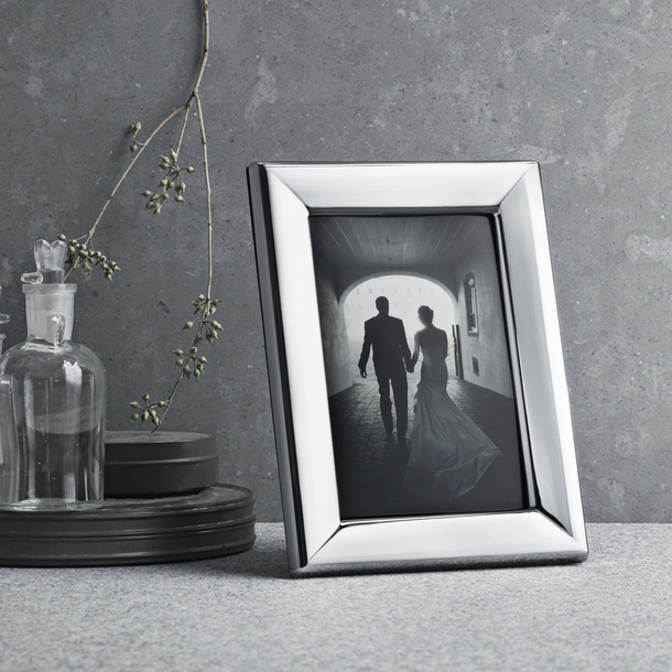   MODERN ピクチャーフレーム 13x18 CM MODERN picture frame in stainless steel, large | Georg Jensen