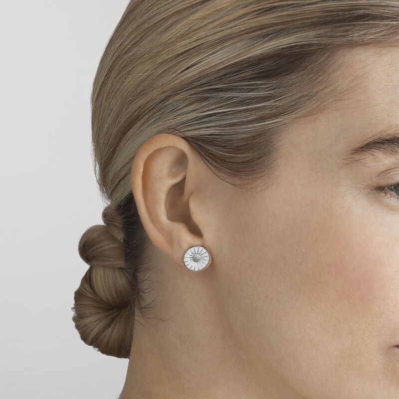 Daisy sterling silver earrings for women | Georg Jensen