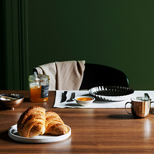 Birthday flag and plates from the Bernadotte collection perfect for celebrating a birthday