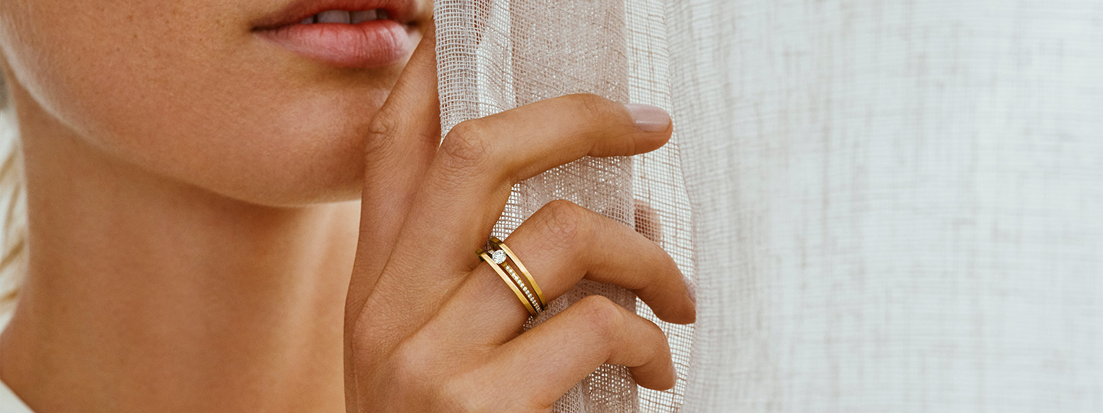 Ring in 18 kt. gold with diamonds on model from the Halo collection designed by Sophie Bille Brahe