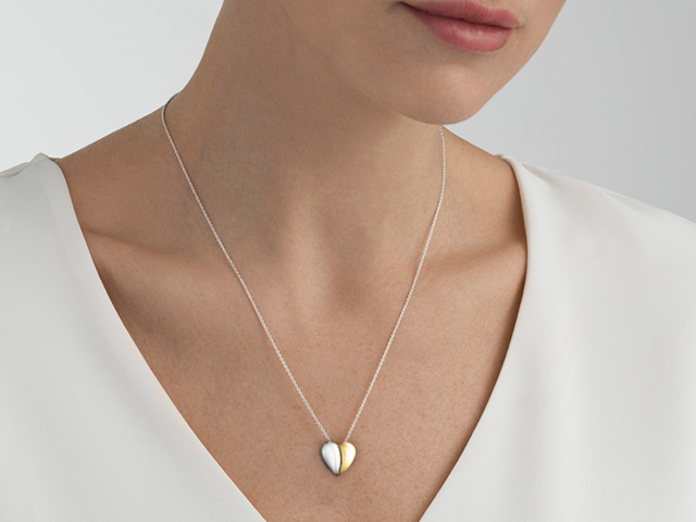 Curve heart pendant with necklace in sterling silver