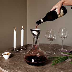 Sky wine carafe, wine glasses and pourer from Georg Jensen