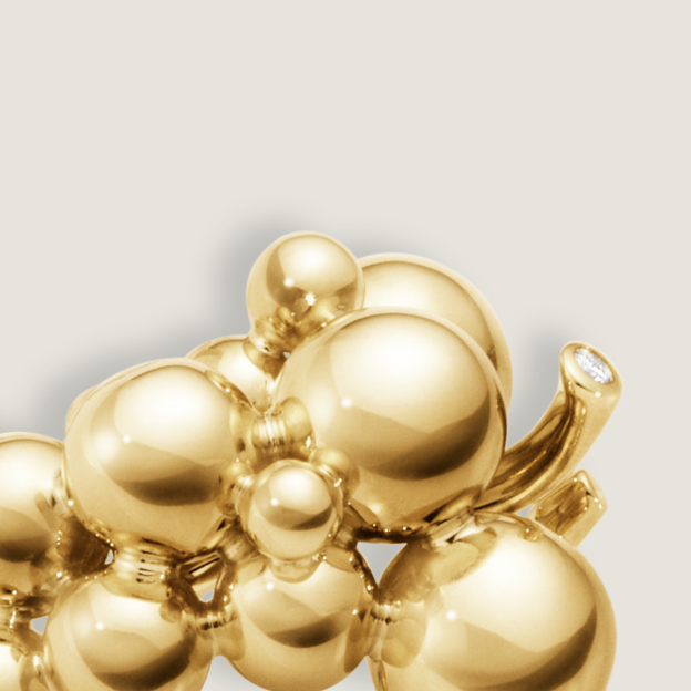Ring in 18 kt recycled gold from the Moonlight Grapes collection at Georg Jensen