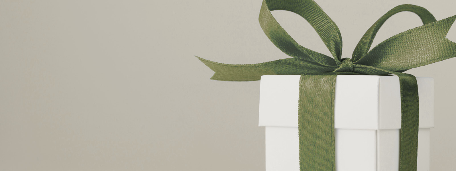 Squared gift with green bond