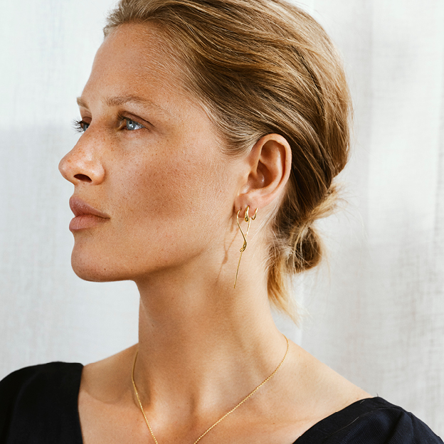 18 kt. gold earrings and necklace with pendant from the Mercy collection