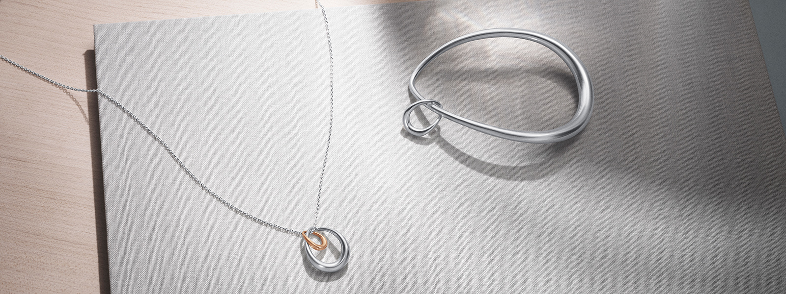 Necklase with pendatnt created for Georg Jensen by Jacqueline Rabun, the Offspring collection