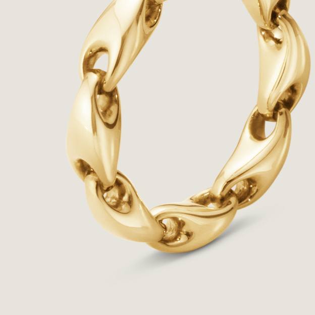 Ring in 18 kt recycled gold from Reflect Collection designed by Jacqueline Rabun